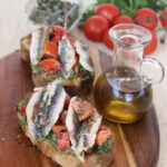 Crostini de filetes de sardina